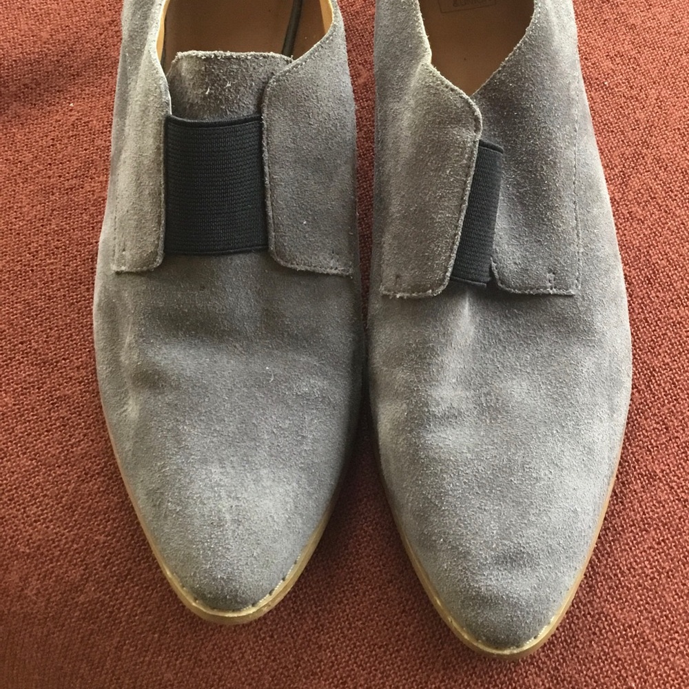 14th & Union Suede Loafer Size 9